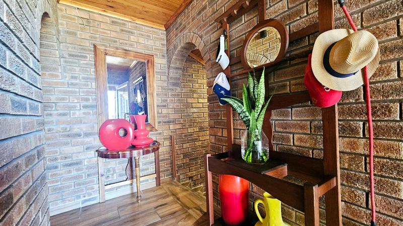 5 Bedroom Property for Sale in Reebok Western Cape